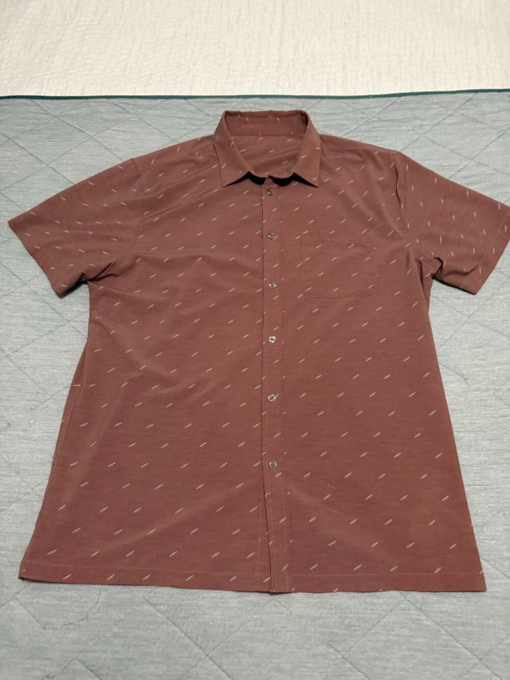 Mens XL Vuori Men's Short Sleeve Bridge Button Down (Model V184)
